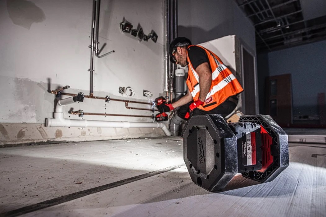 Фонарик Milwaukee M18 AL-0  детальное изображение - 2