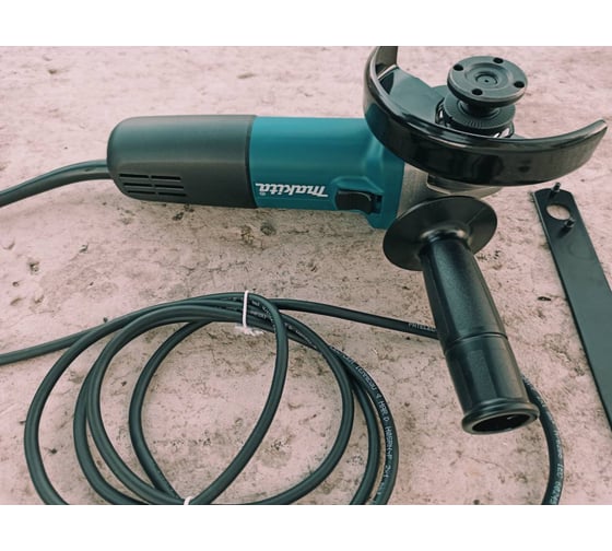 Угловая шлифмашина Makita, плавный пуск, антирестарт, коробка GA5030RX8 (Makita GA5030R+Диск B-45808, 5 шт), 125 мм, 11000 об/мин, 720 Вт детальное изображение - 6