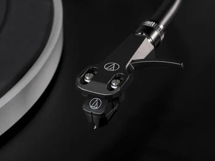 Проигрыватель винила Audio-Technica AT-LP5x, Черный детальное изображение - 4