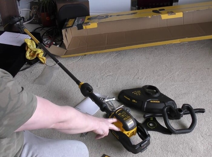 Триммер DeWALT DCM571N №6