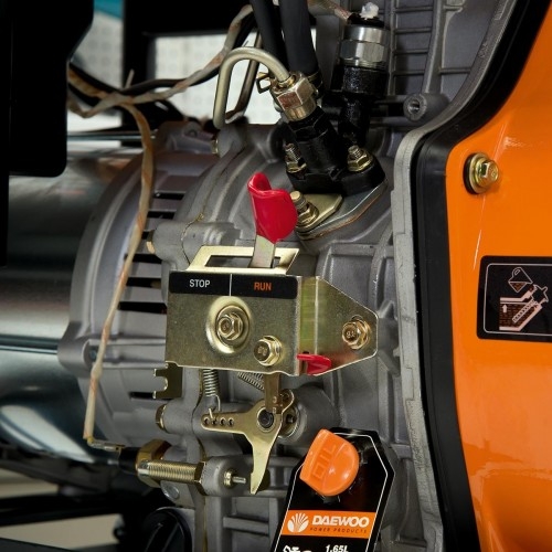 Генератор дизельный с воздушным охлаждением DAEWOO DDAE 6000XE-3, открытый, 5 кВт, Черный детальное изображение - 7