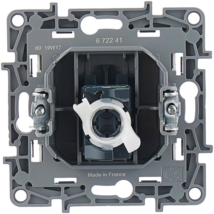 Розетка Legrand Etika 672441  детальное изображение - 5