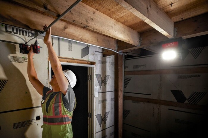 Фонарик Milwaukee M18 HOAL-0  №8