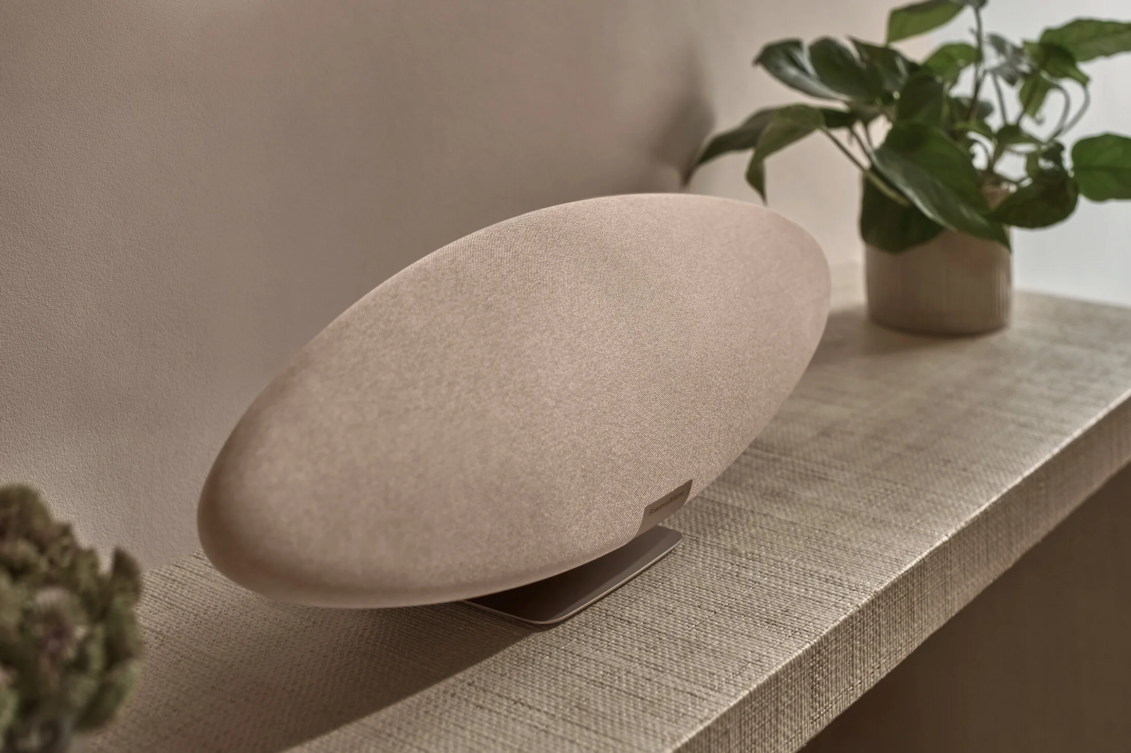 Беспроводная акустика Bowers & Wilkins Zeppelin Pro Edition, Золотой детальное изображение - 8