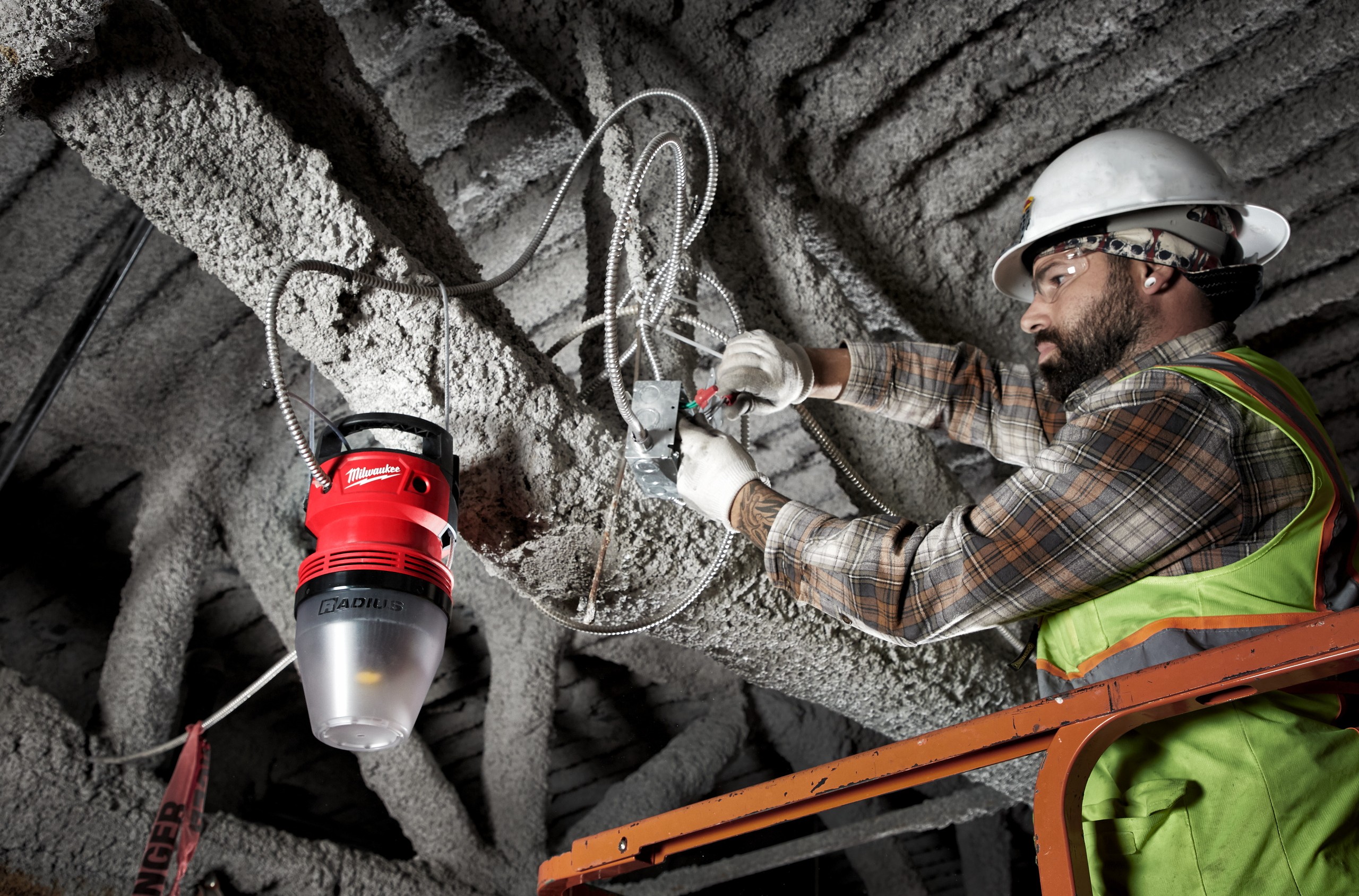 Фонарик Milwaukee HOBL 7000  детальное изображение - 6