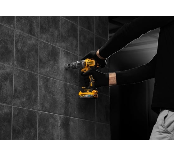 Аккумуляторная ударная дрель-шуруповерт DeWALT DCD796D2-QW, 18 В, 70 Нм, 2 А·ч детальное изображение - 7