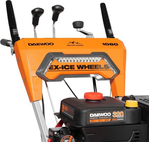 Снегоуборщик бензиновый двухступенчатый электростартер Daewoo DAST 1080, 10 л.с., 7350 Вт, Оранжевый/Серый детальное изображение - 7