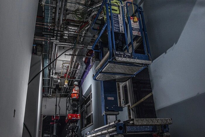 Фонарик Milwaukee M18 HAL-0  №6