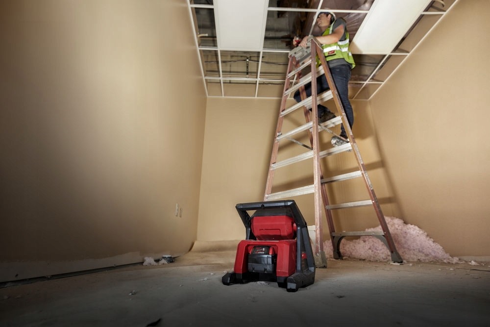 Фонарик Milwaukee M18 HOAL-0  детальное изображение - 10