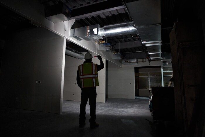 Фонарик Milwaukee USB L4 FL-201  №4