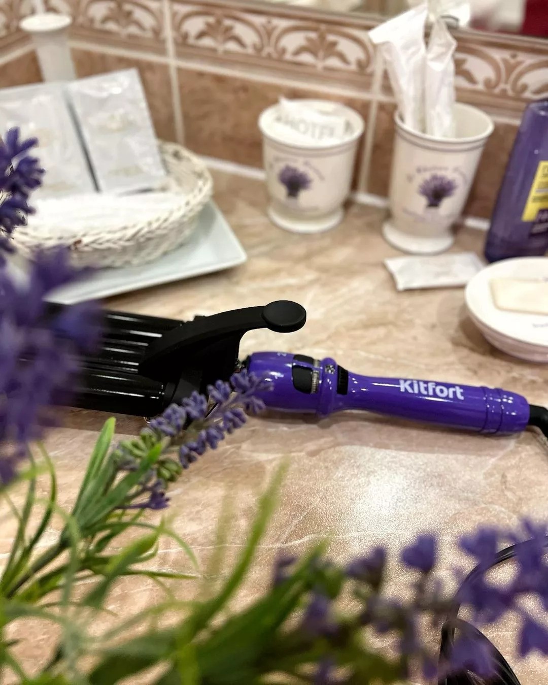 Плойка KITFORT KT-3218, Фиолетовый детальное изображение - 7