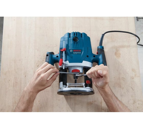 Фрезер Bosch GOF 130 06016B7080, 1300 Вт, Голубой детальное изображение - 7