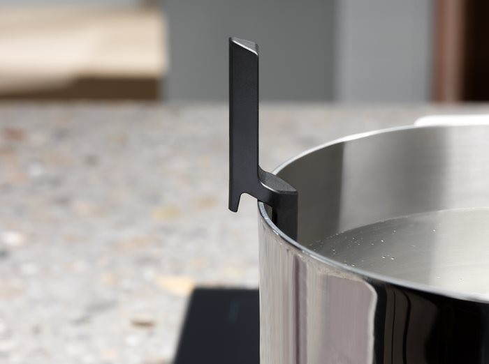 Индукционная варочная панель Electrolux EIS 8648, Графит детальное изображение - 3