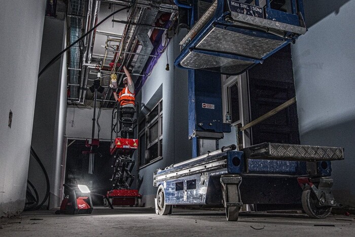 Фонарик Milwaukee M18 HAL-0  №7