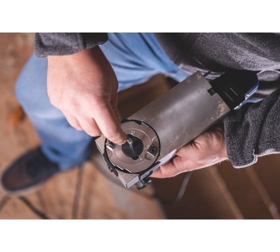 Фрезер для снятия лака и краски LFR720 Scheppach 5914901901, 720 Вт, Синий детальное изображение - 4