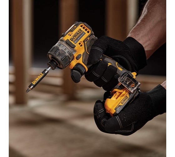 Аккумуляторный шуруповерт DeWALT DCF601D2-QW, 12 В, 8 Нм, 2 А·ч детальное изображение - 3