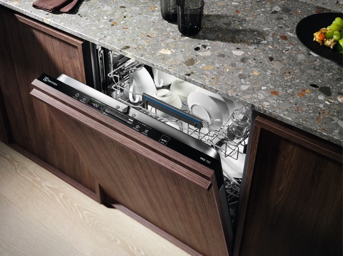 Встраиваемая посудомоечная машина Electrolux EEQ 47210 L, белая детальное изображение - 2