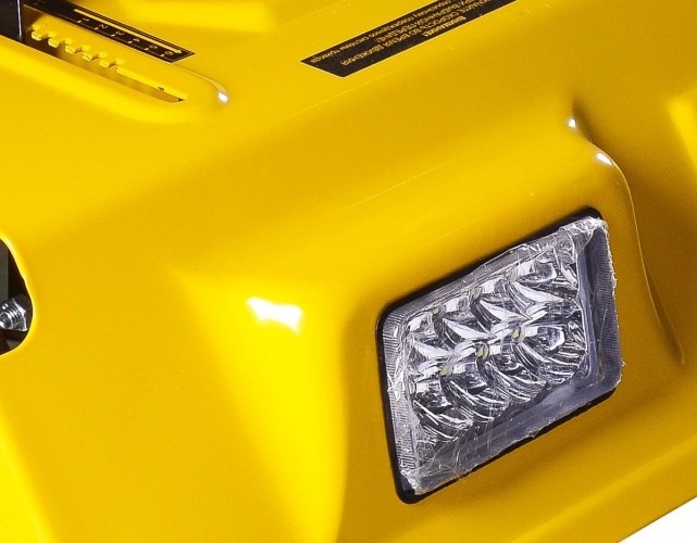 Снегоуборщик бензиновый Huter SGC 6000 с электростартером 220В 70/7/7, 8 л.с., 6000 Вт, Желтый/Черный детальное изображение - 7