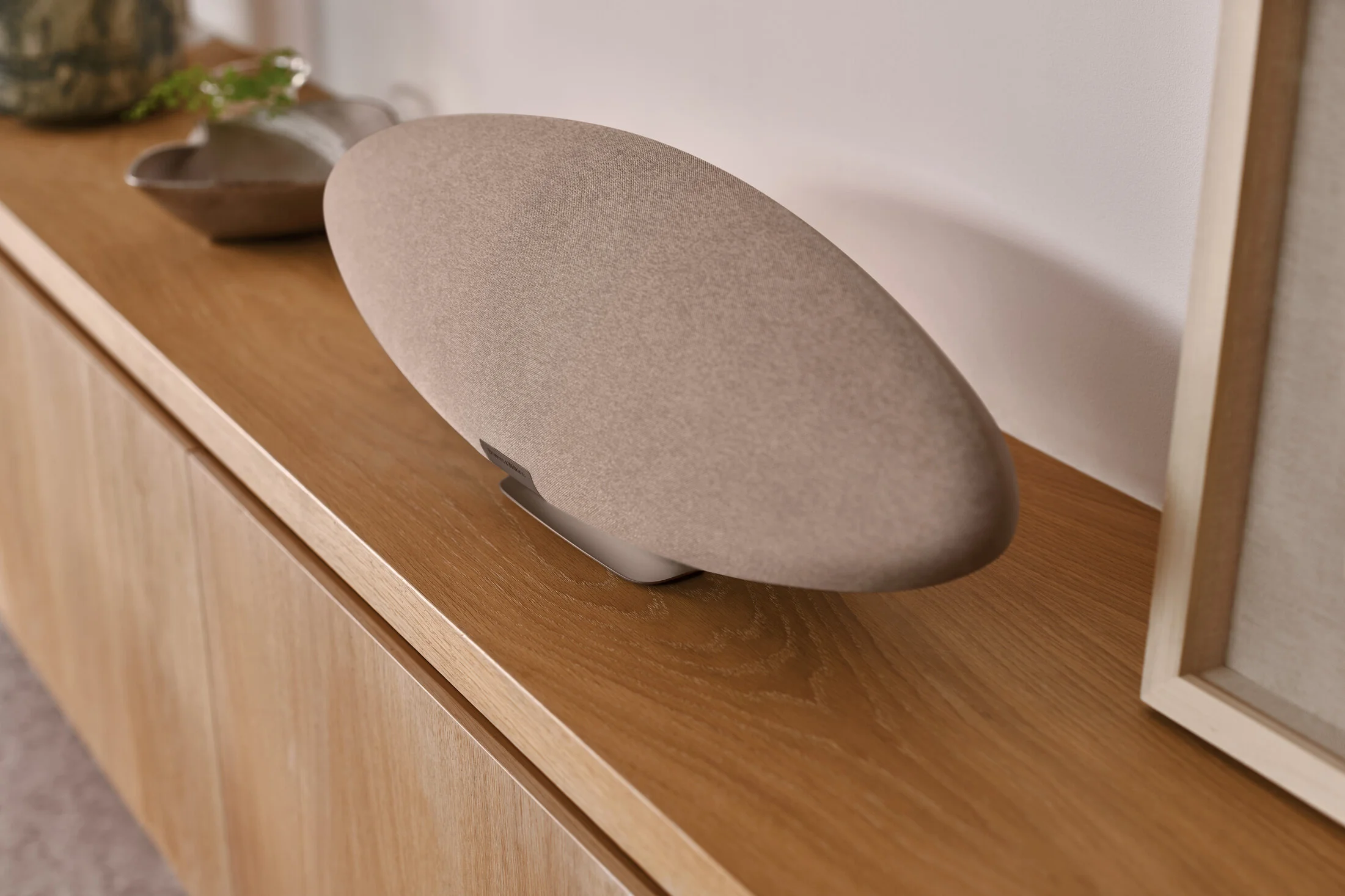 Беспроводная акустика Bowers & Wilkins Zeppelin Pro Edition, Золотой детальное изображение - 9